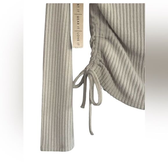 Almost Famous Off White Ribbed Knit Turtleneck Top - Picture 5 of 7